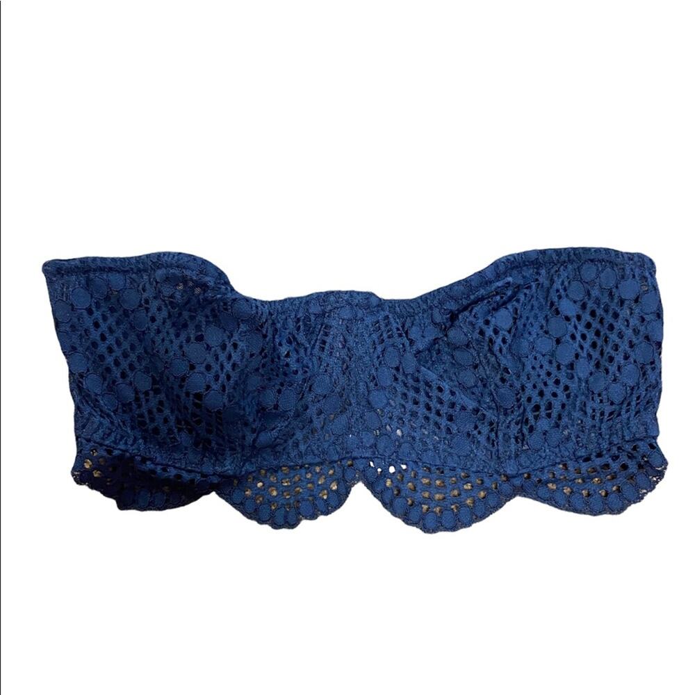 Victoria’s Secret Navy Blue Lace Strapless Bralette in Small.
